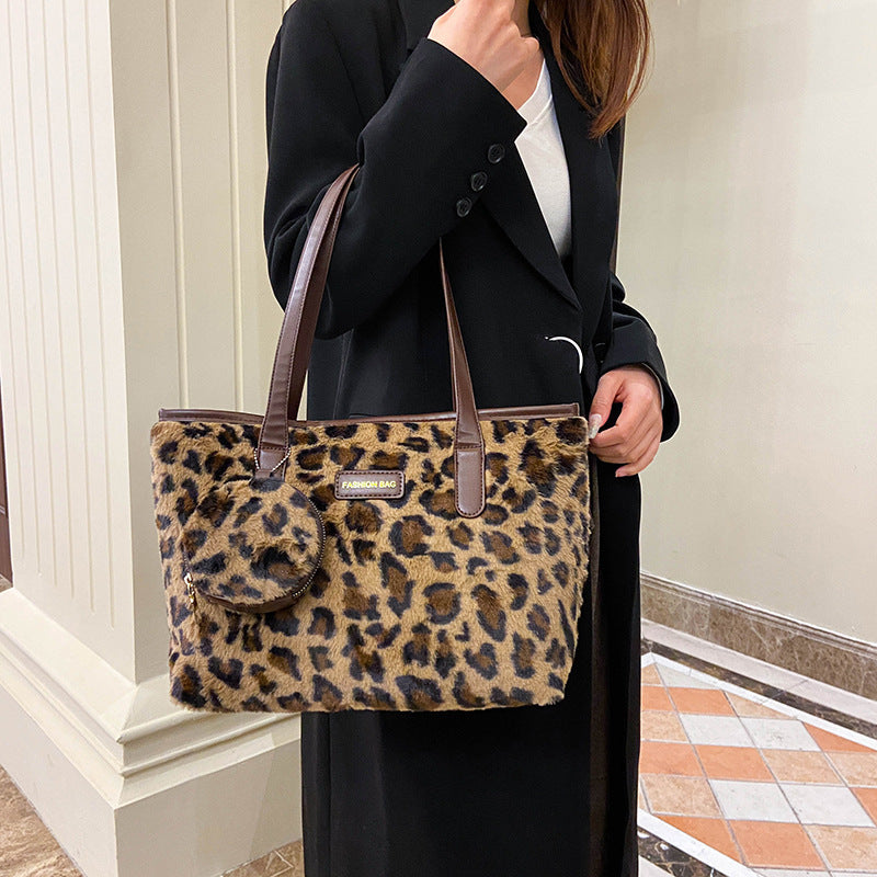 Fashionable Furry Style Leopard Print Handbag