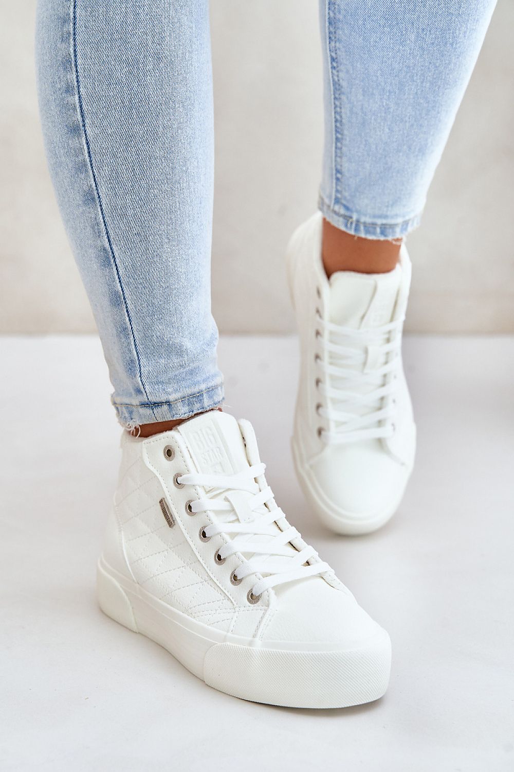  Sneakers model 201918 Step in style 